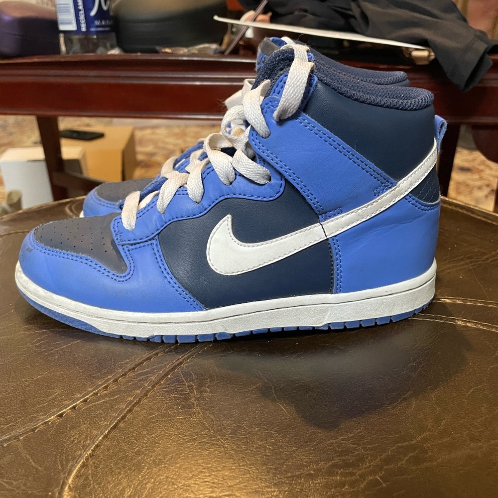 Nike dunk high grade school